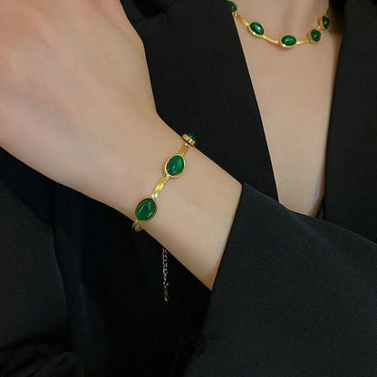 Emerald Green Crystal Pendant Necklace & Bracelet Set – Elegant Minimal Jewelry for Women
